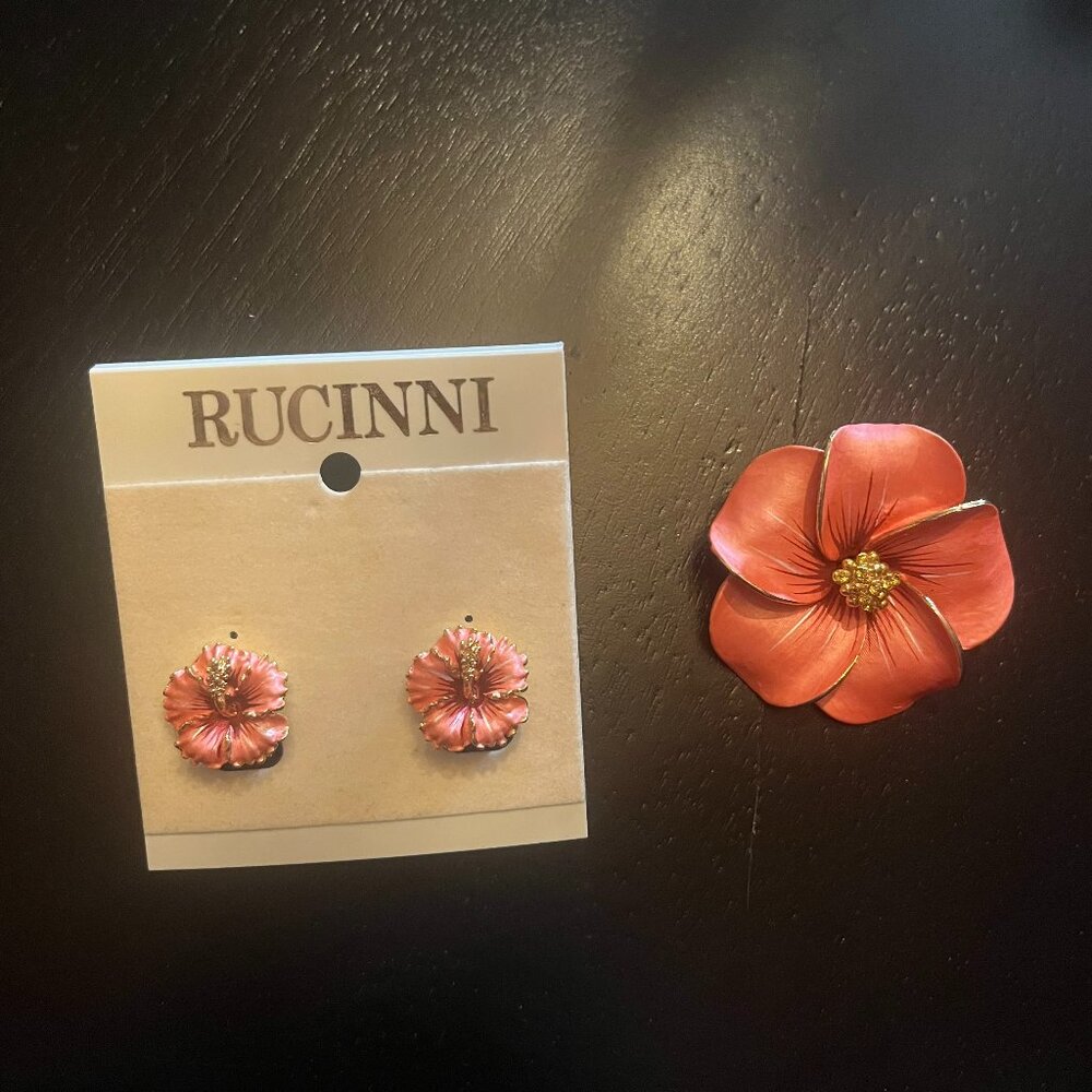 Peach Plumeria Brooch and Earring Jewelry Set with Gold Tone Accents Ruccini